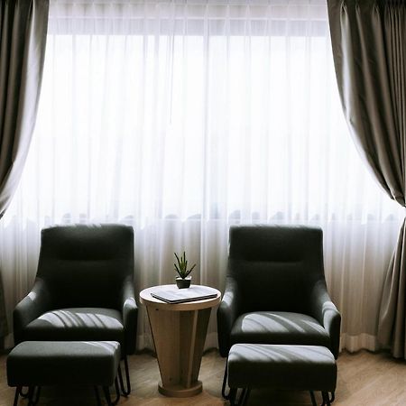 The Rich Hotel Nakhonratcsaszima Kültér fotó