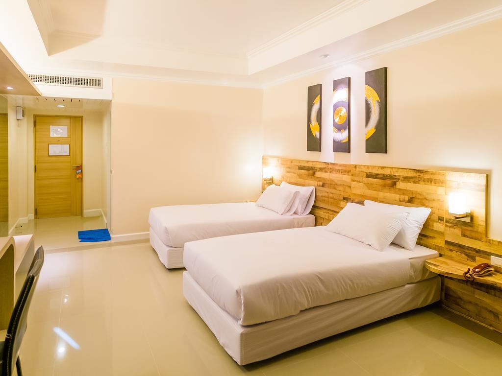 The Rich Hotel Nakhonratcsaszima Kültér fotó