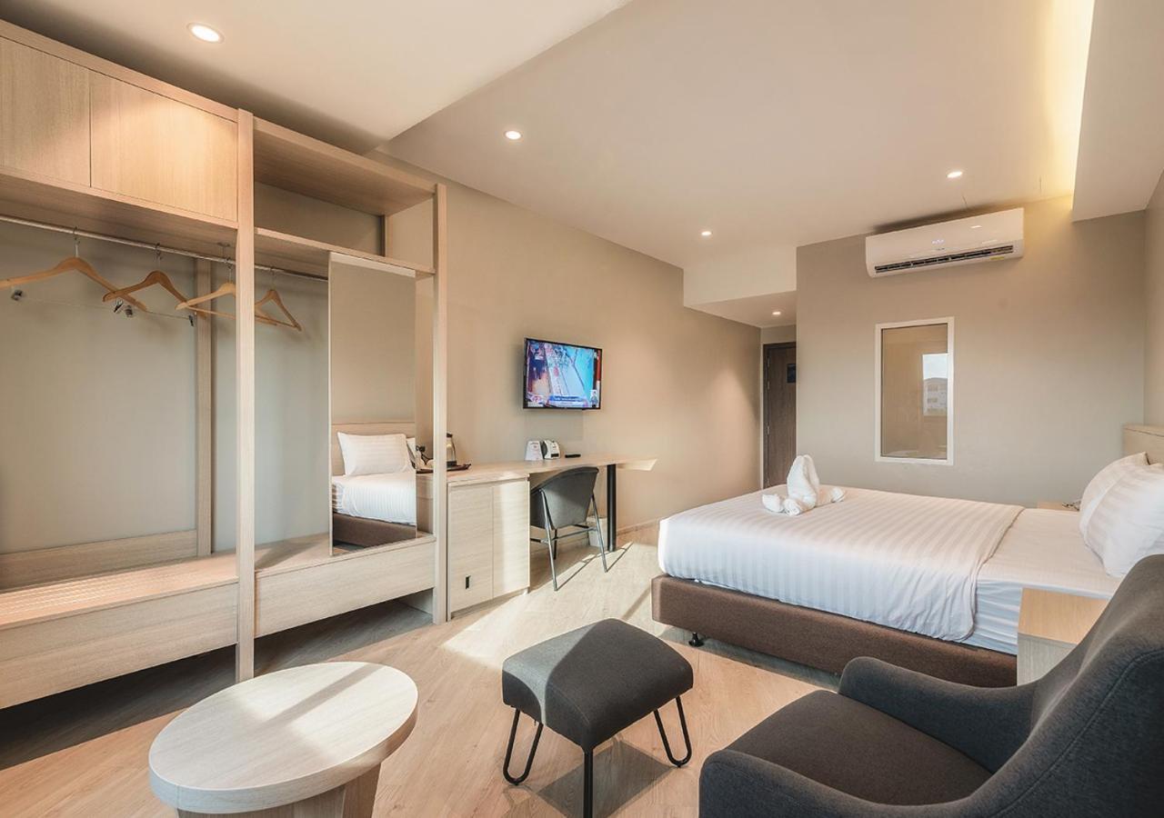 The Rich Hotel Nakhonratcsaszima Kültér fotó