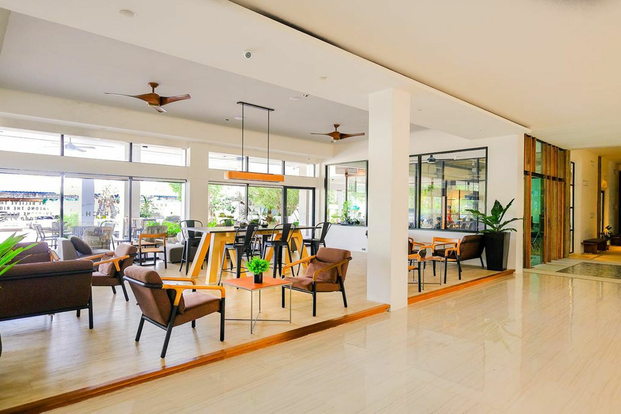 The Rich Hotel Nakhonratcsaszima Kültér fotó
