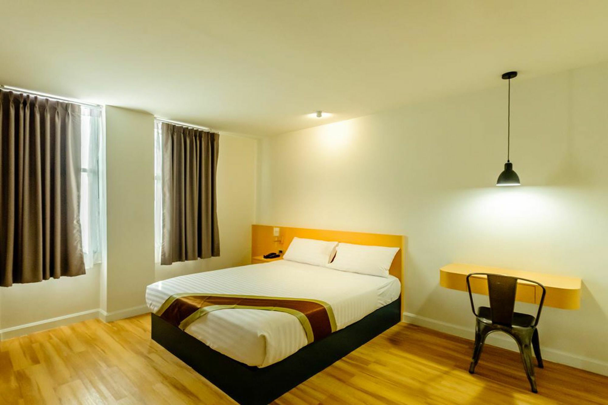 The Rich Hotel Nakhonratcsaszima Kültér fotó