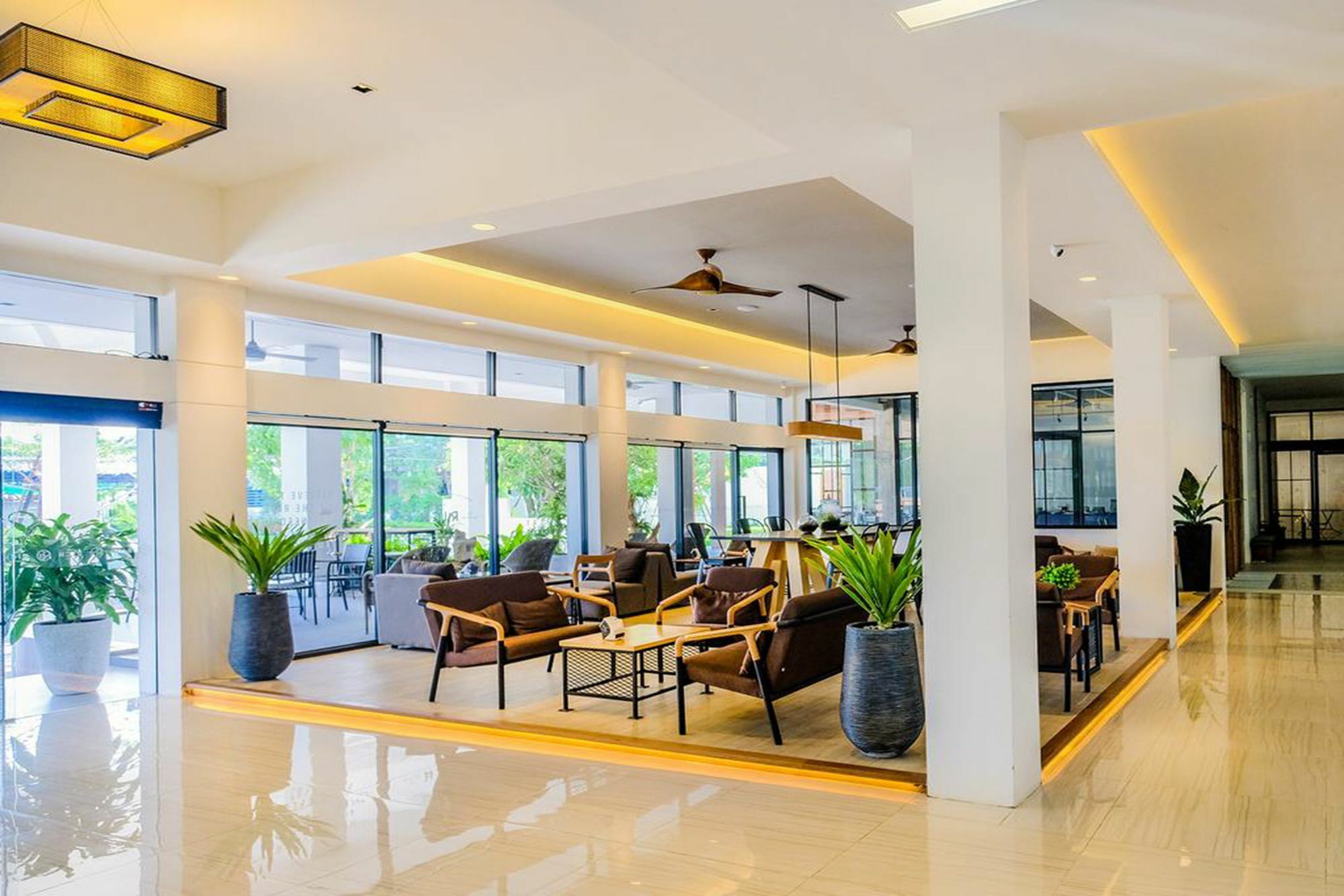 The Rich Hotel Nakhonratcsaszima Kültér fotó