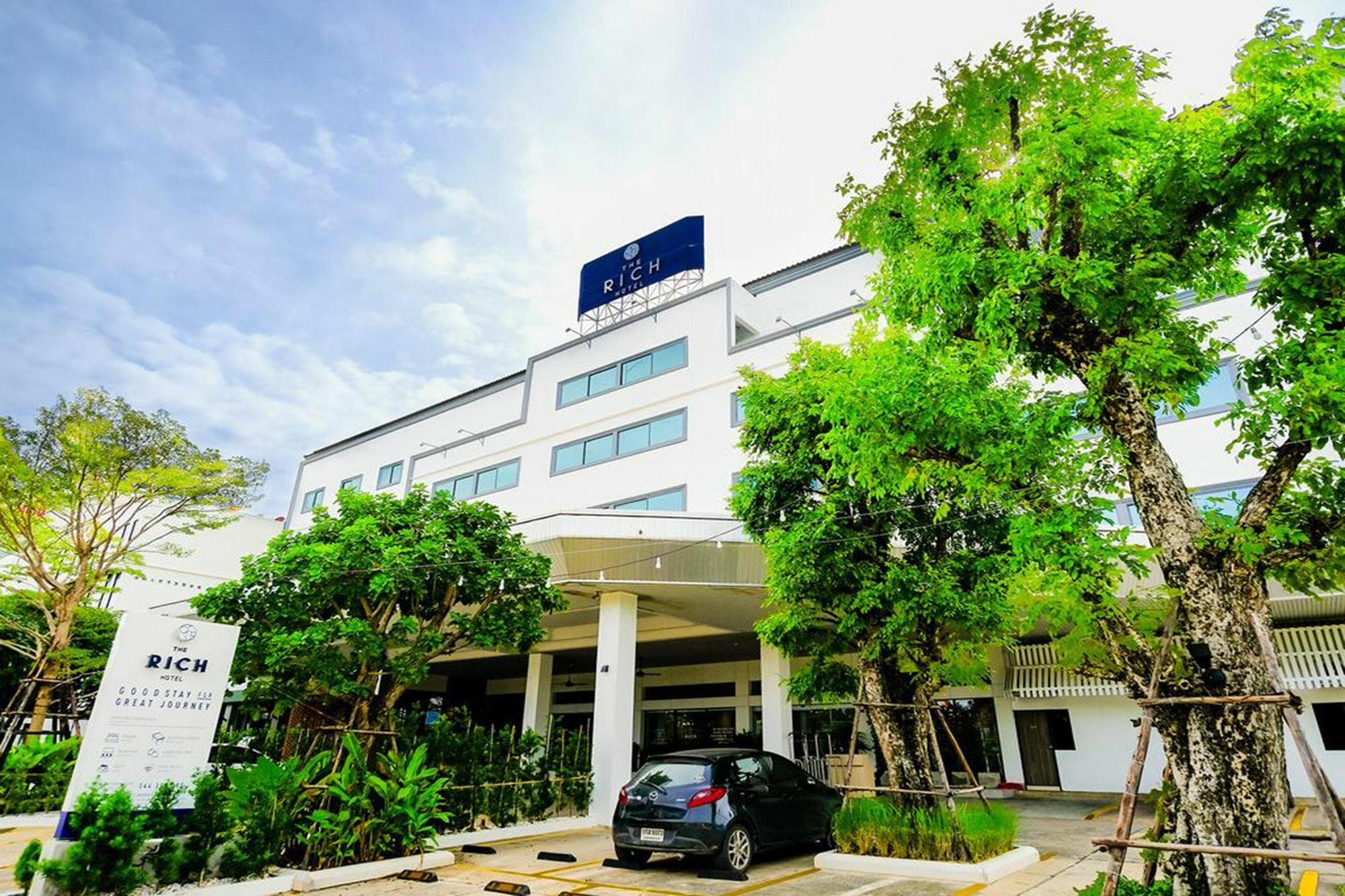 The Rich Hotel Nakhonratcsaszima Kültér fotó