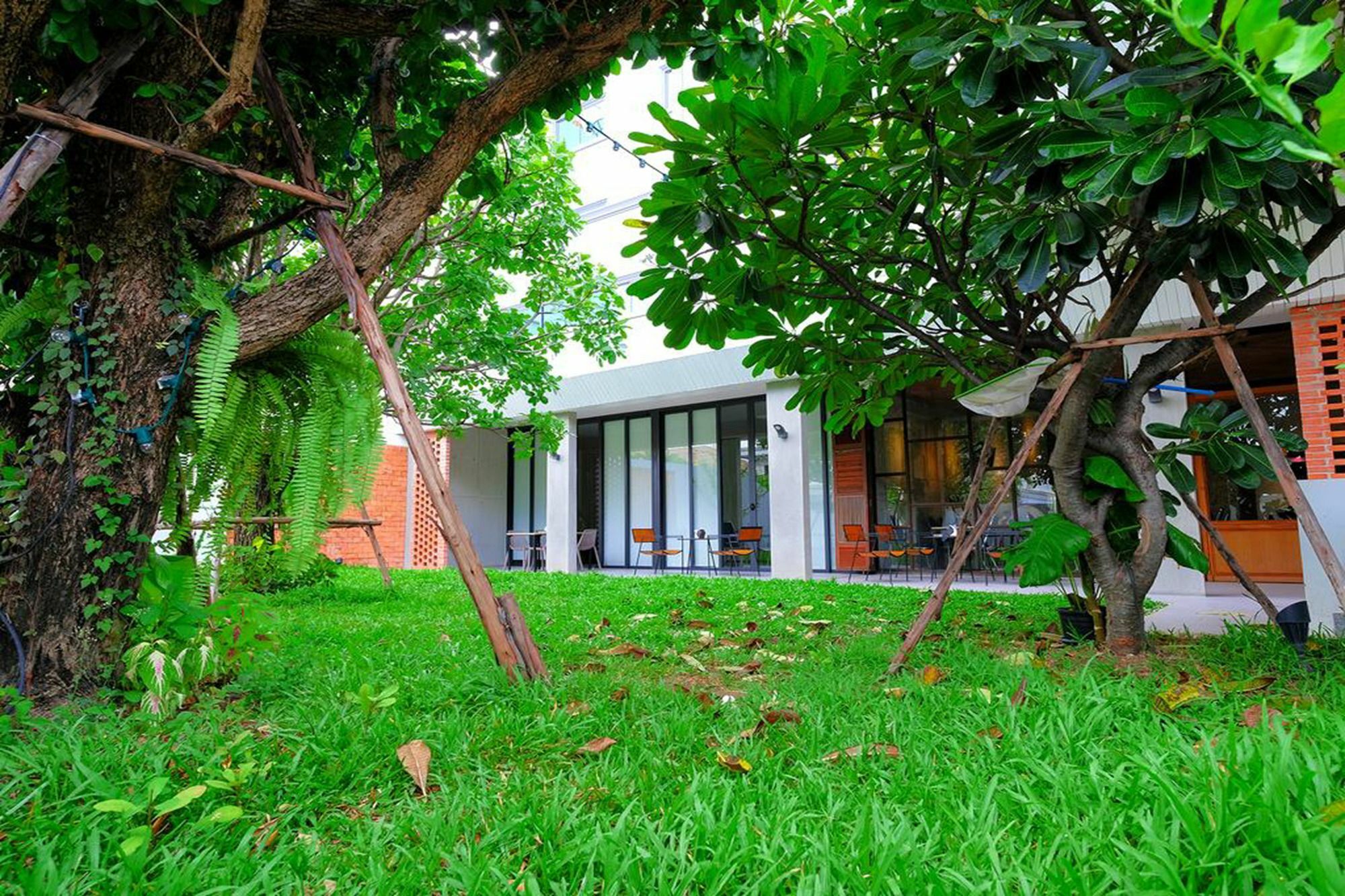 The Rich Hotel Nakhonratcsaszima Kültér fotó