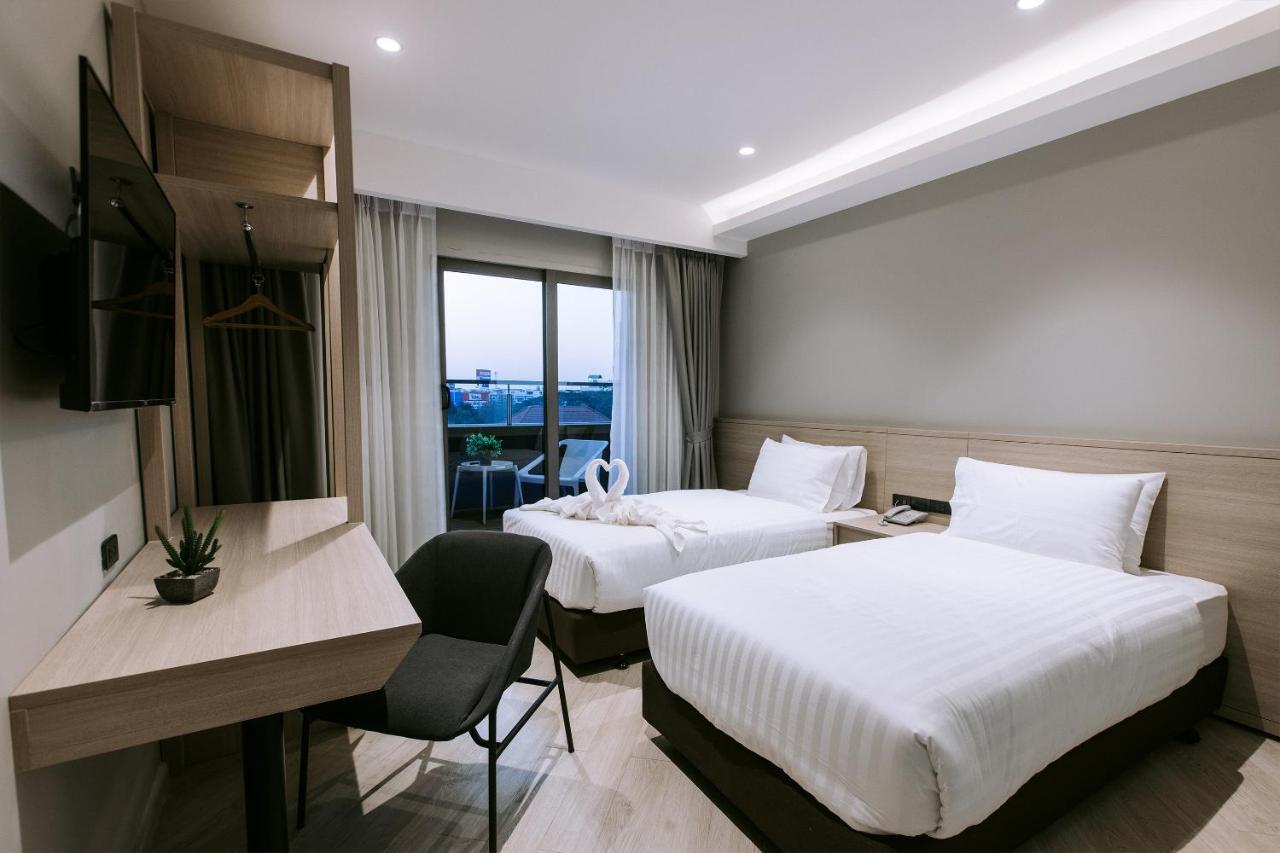 The Rich Hotel Nakhonratcsaszima Kültér fotó