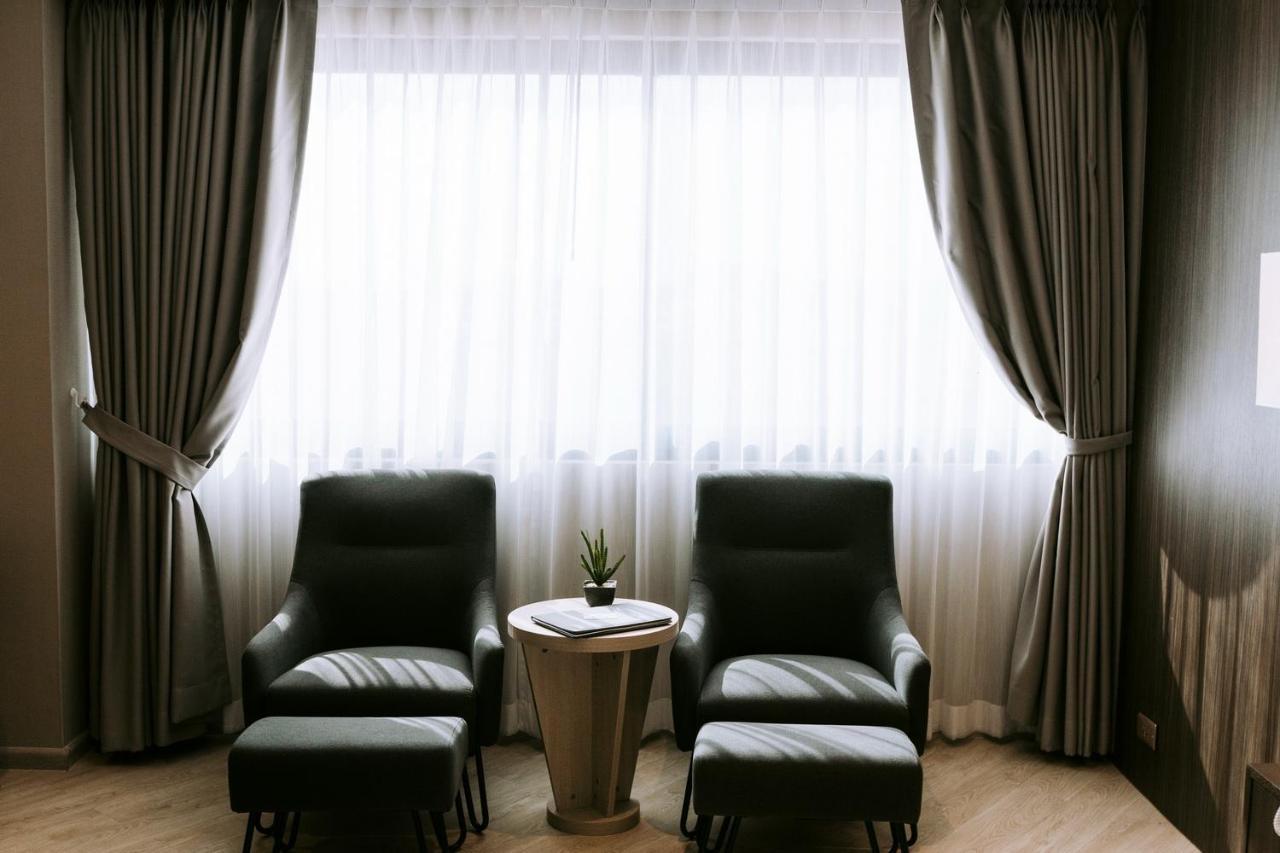 The Rich Hotel Nakhonratcsaszima Kültér fotó