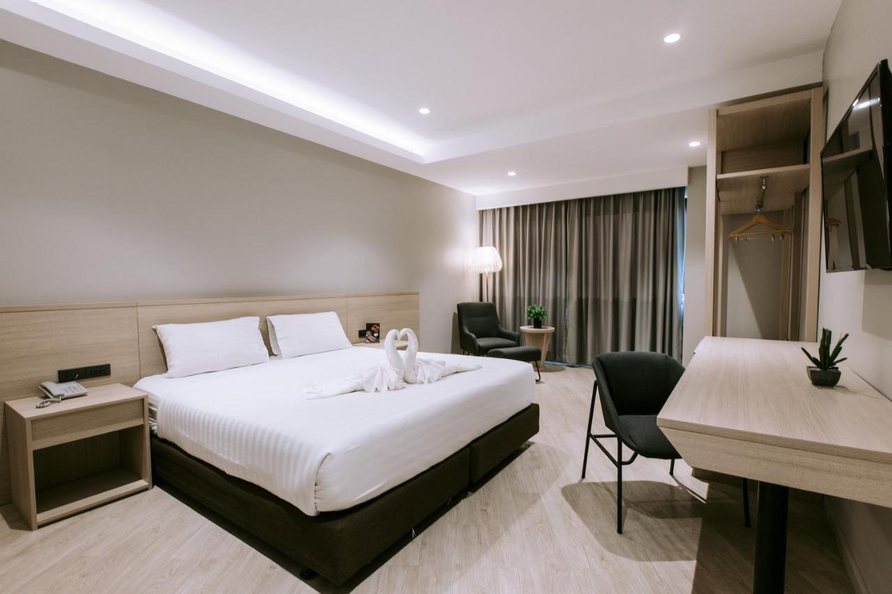 The Rich Hotel Nakhonratcsaszima Kültér fotó