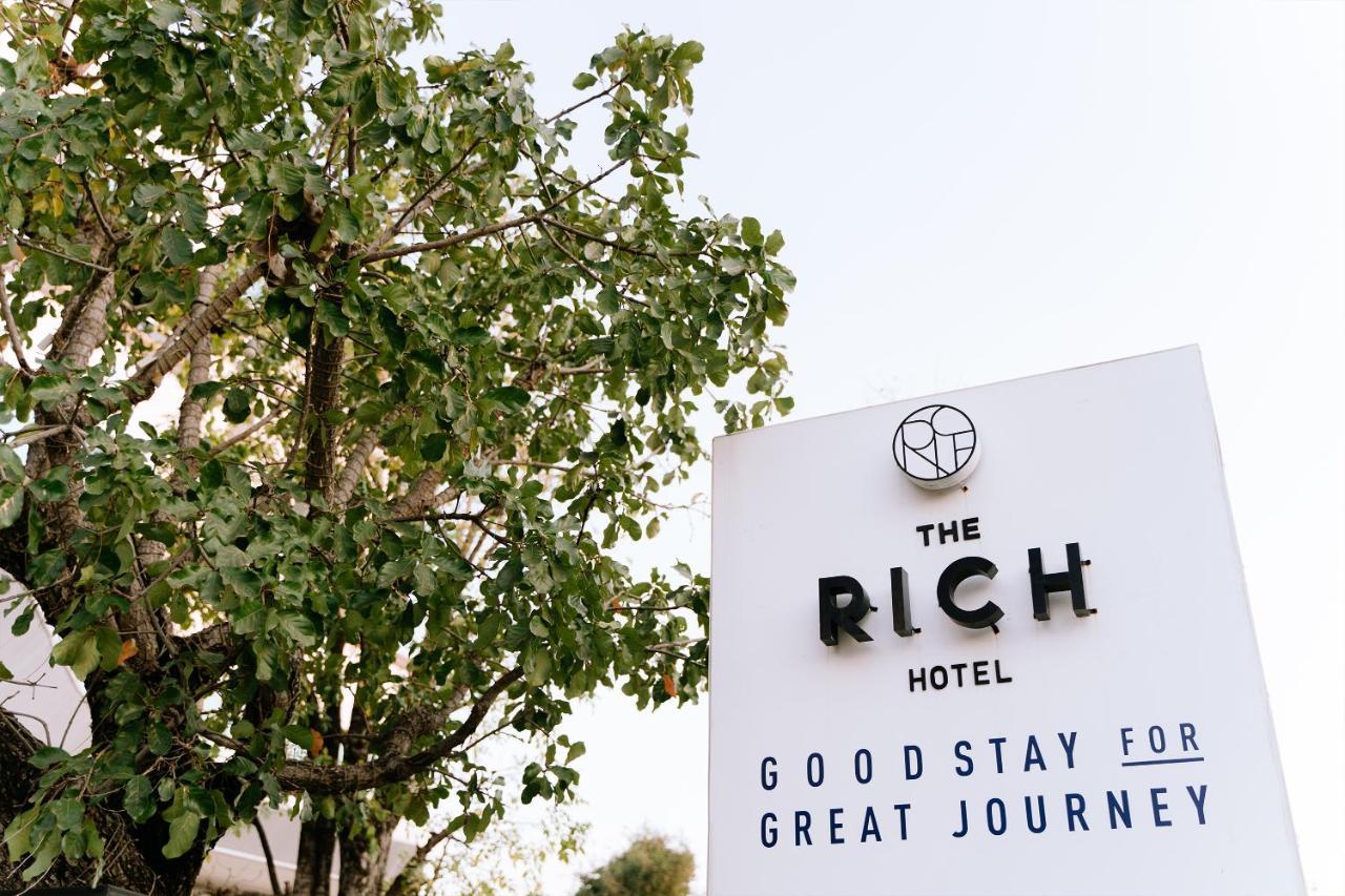 The Rich Hotel Nakhonratcsaszima Kültér fotó